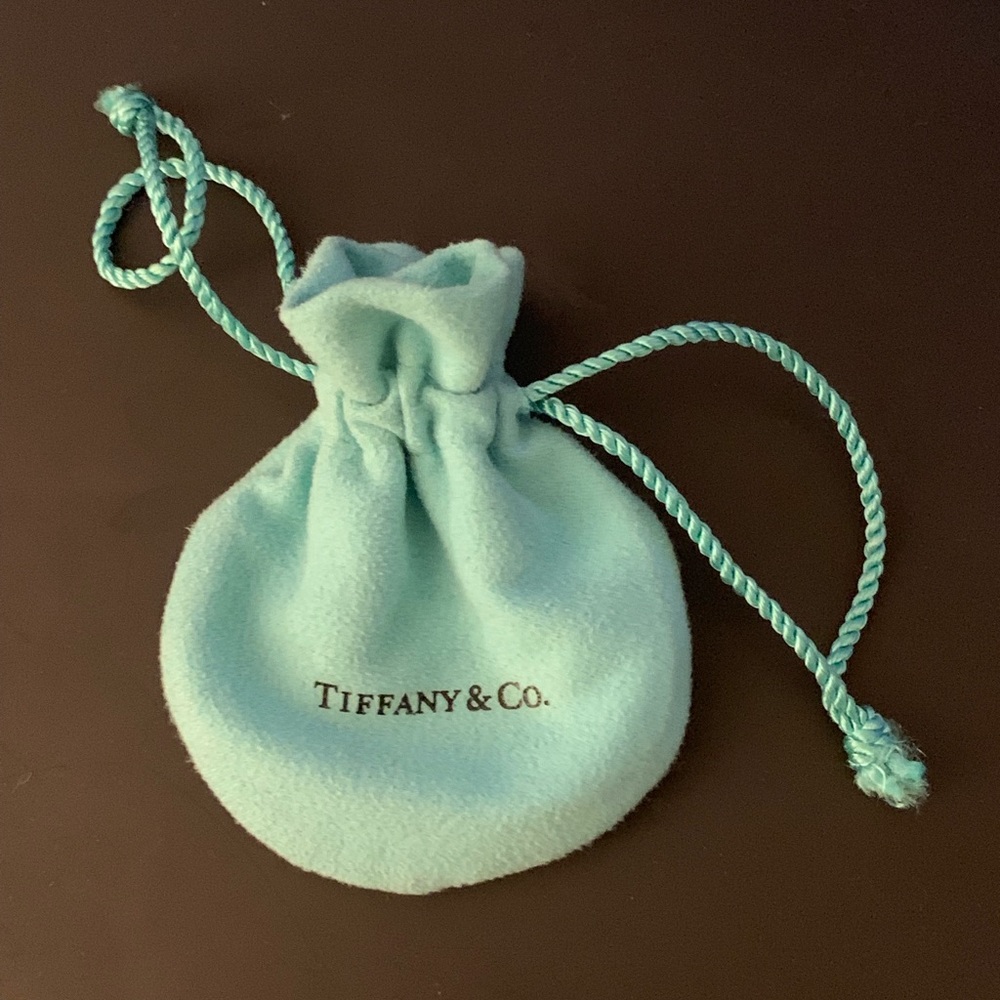 Tiffany’s interlocking necklace